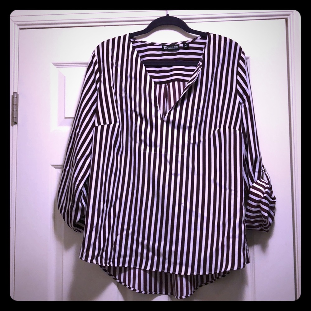 Striped V-Neck shirt 👚